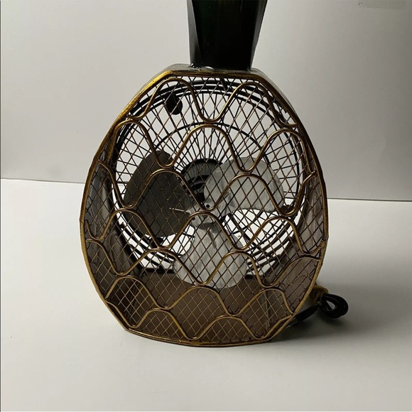 Deco Breeze Pineapple Tabletop Fan Two Speed - Picture 3 of 10